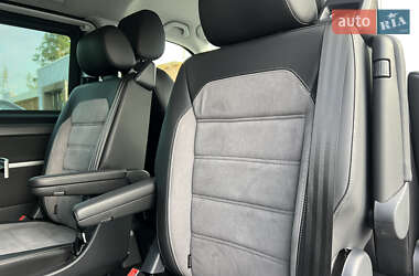 Минивэн Volkswagen Multivan 2020 в 