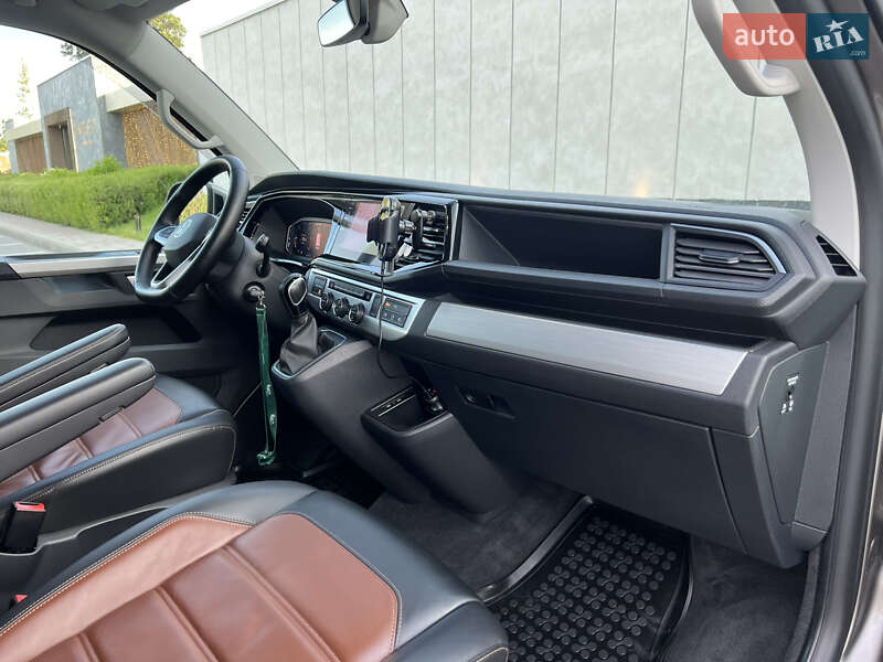 Минивэн Volkswagen Multivan 2020 в Киеве