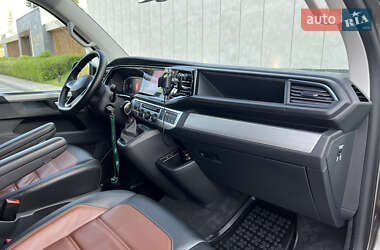 Минивэн Volkswagen Multivan 2020 в 