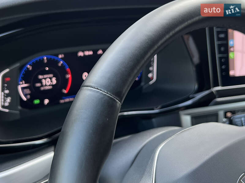 Минивэн Volkswagen Multivan 2020 в Киеве