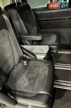 Минивэн Volkswagen Multivan 2016 в 