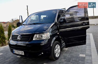 Минивэн Volkswagen Multivan 2009 в 