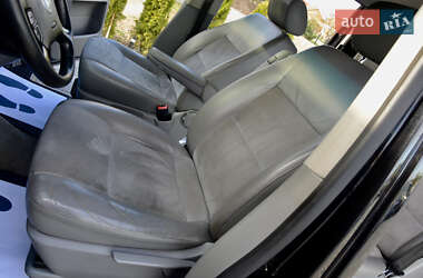 Минивэн Volkswagen Multivan 2009 в 