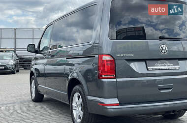 Минивэн Volkswagen Multivan 2018 в 