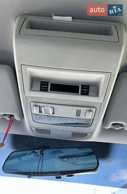 Минивэн Volkswagen Multivan 2012 в 