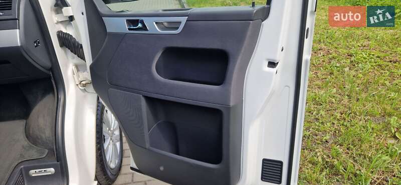 Минивэн Volkswagen Multivan 2013 в Львове