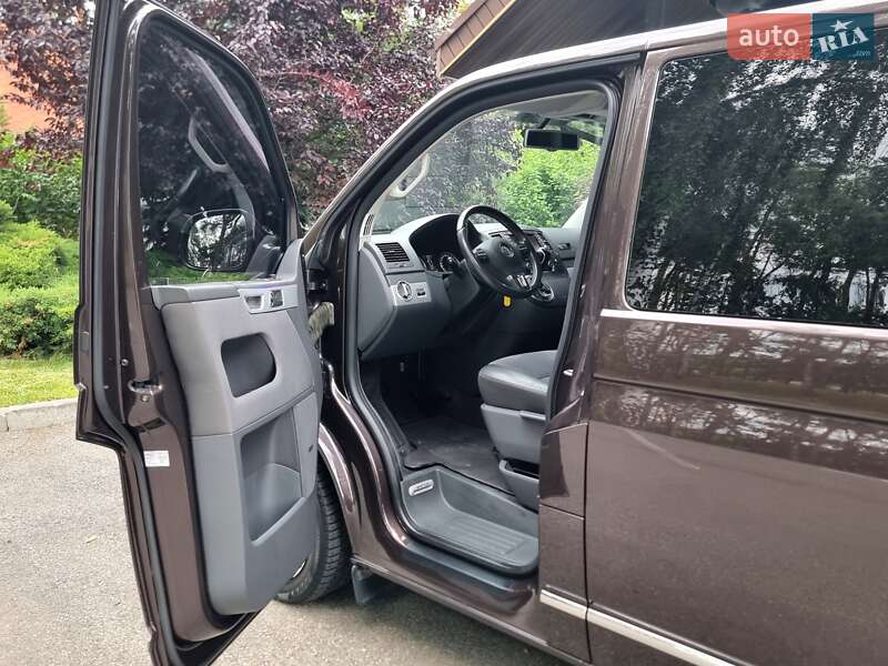 Минивэн Volkswagen Multivan 2012 в Киеве