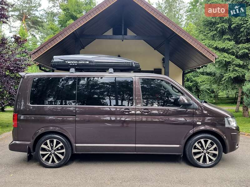 Минивэн Volkswagen Multivan 2012 в Киеве