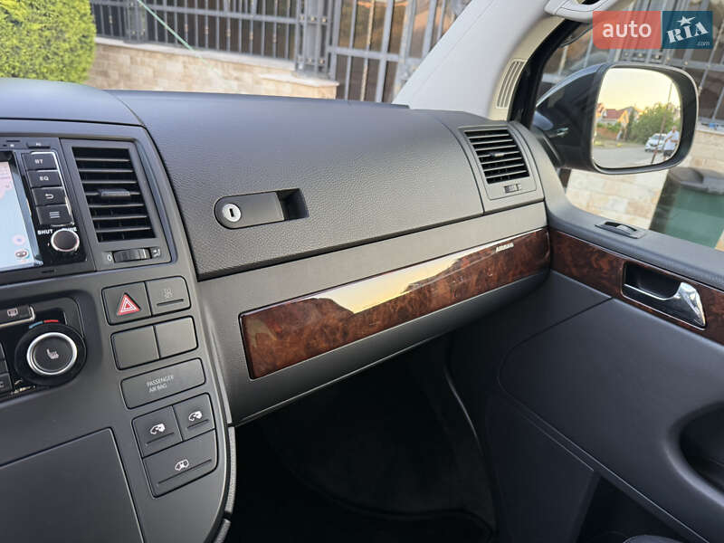 Мінівен Volkswagen Multivan 2014 в Одесі