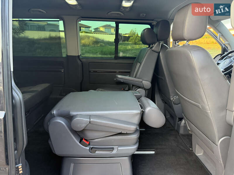Мінівен Volkswagen Multivan 2014 в Одесі