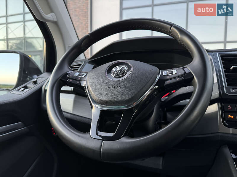 Минивэн Volkswagen Multivan 2019 в Тернополе