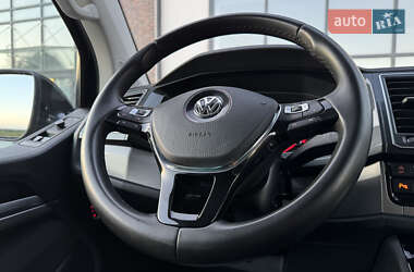 Минивэн Volkswagen Multivan 2019 в 