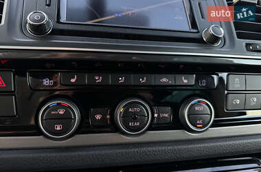 Минивэн Volkswagen Multivan 2019 в 
