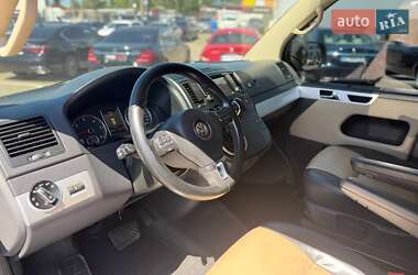 Минивэн Volkswagen Multivan 2012 в 