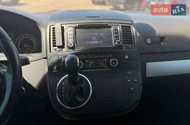 Минивэн Volkswagen Multivan 2012 в 