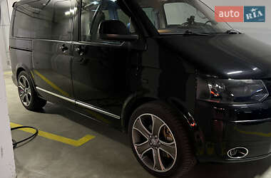 Минивэн Volkswagen Multivan 2011 в 