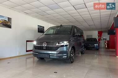 Минивэн Volkswagen Multivan 2023 в 