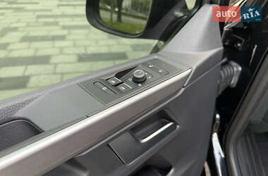 Минивэн Volkswagen Multivan 2023 в 