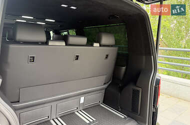 Минивэн Volkswagen Multivan 2023 в 