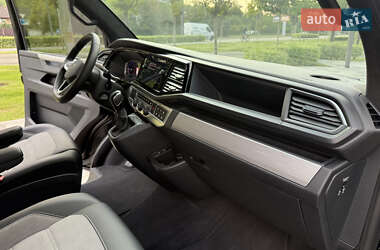 Минивэн Volkswagen Multivan 2023 в 