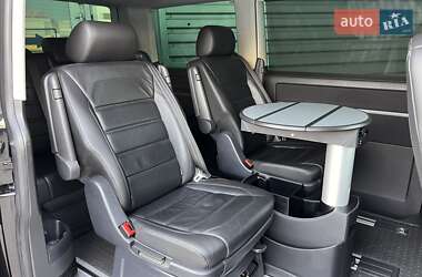 Мінівен Volkswagen Multivan 2016 в 
