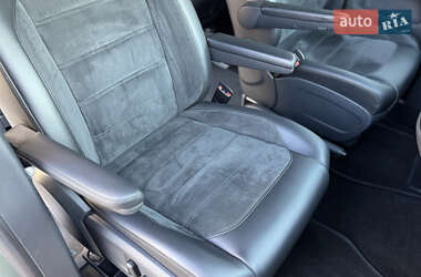 Минивэн Volkswagen Multivan 2010 в 