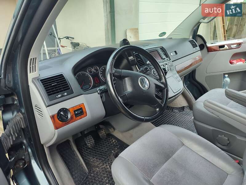 Минивэн Volkswagen Multivan 2004 в 