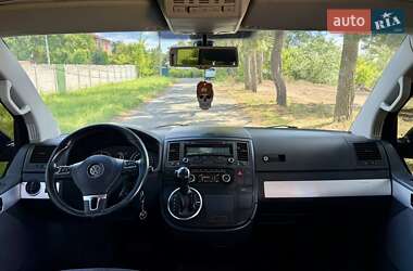 Минивэн Volkswagen Multivan 2011 в 