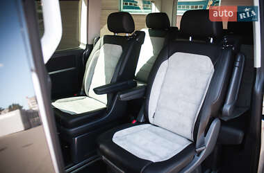 Минивэн Volkswagen Multivan 2017 в 