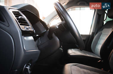 Минивэн Volkswagen Multivan 2017 в 