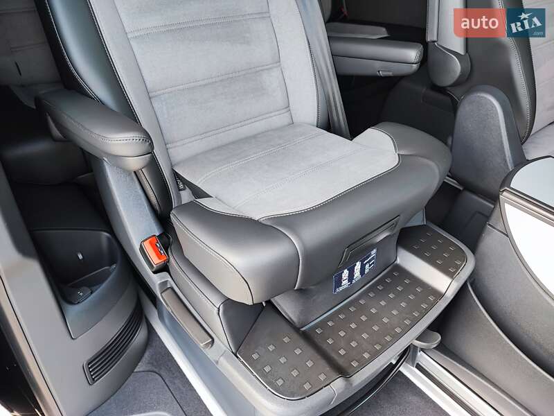 Минивэн Volkswagen Multivan 2019 в Черновцах
