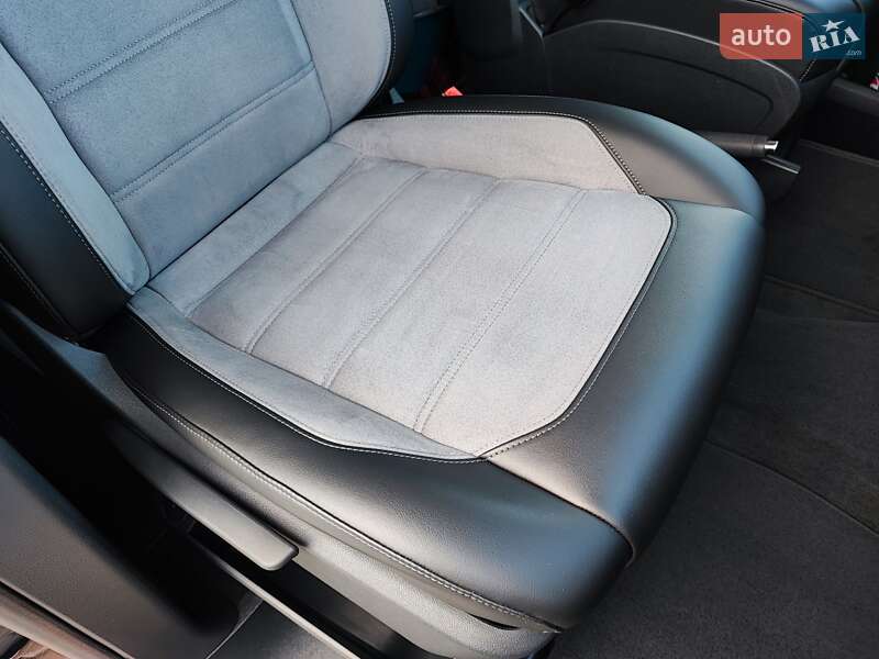 Минивэн Volkswagen Multivan 2019 в Черновцах