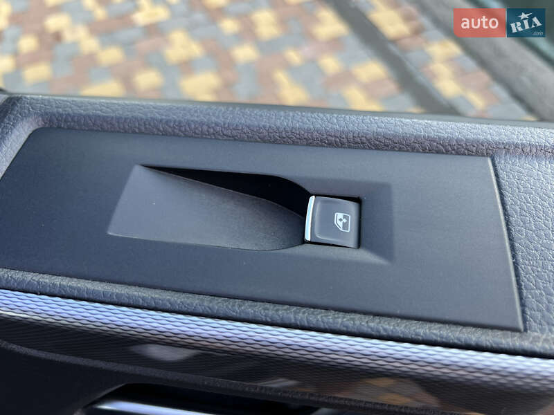 Минивэн Volkswagen Multivan 2021 в Костополе