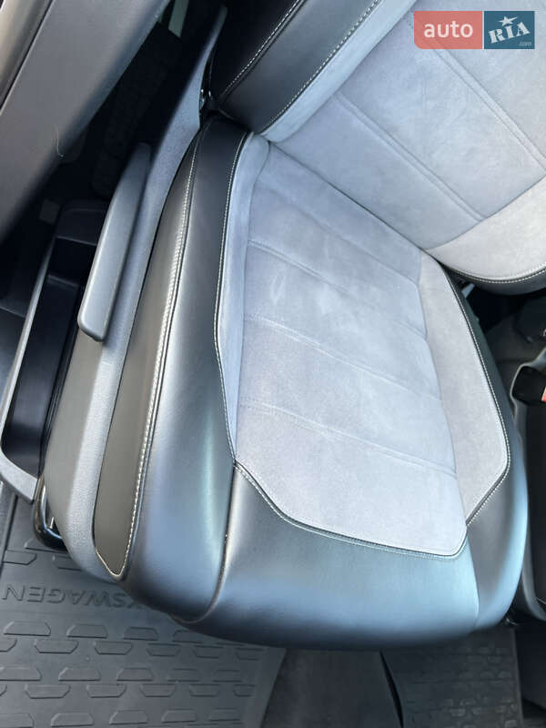 Минивэн Volkswagen Multivan 2021 в Костополе