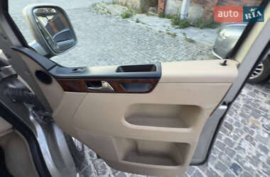 Минивэн Volkswagen Multivan 2006 в 