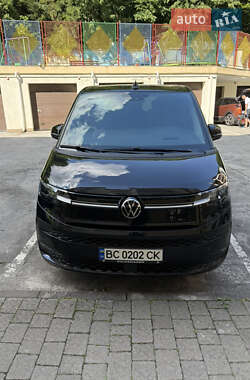 Минивэн Volkswagen Multivan 2022 в 