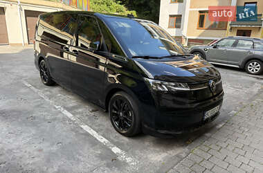 Минивэн Volkswagen Multivan 2022 в 
