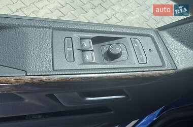 Минивэн Volkswagen Multivan 2021 в 