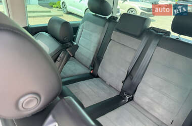 Минивэн Volkswagen Multivan 2021 в 