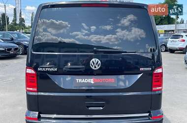 Минивэн Volkswagen Multivan 2019 в 