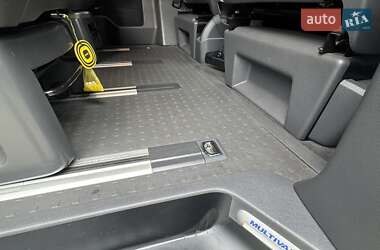 Мінівен Volkswagen Multivan 2013 в 