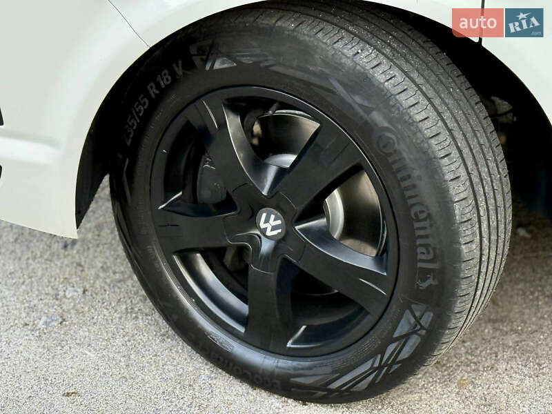 Минивэн Volkswagen Multivan 2011 в Хмельницком