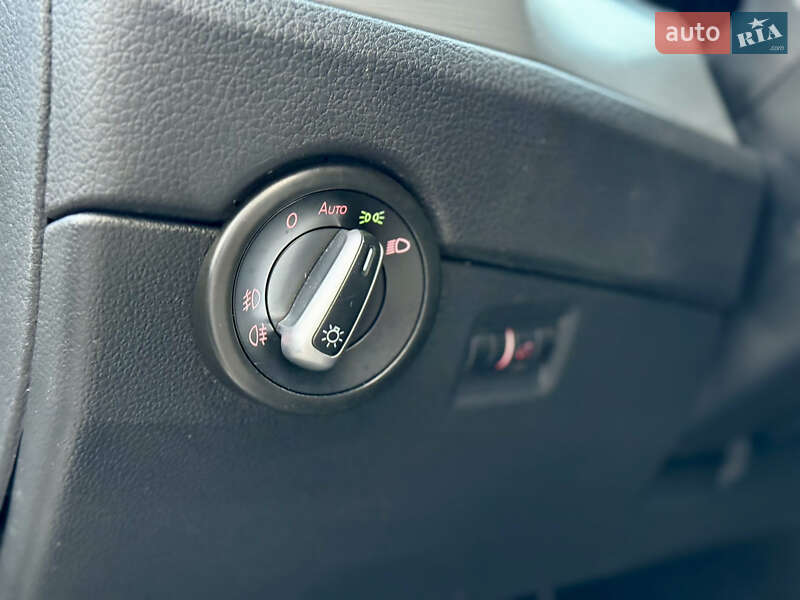 Минивэн Volkswagen Multivan 2011 в Хмельницком