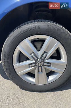 Минивэн Volkswagen Multivan 2010 в 