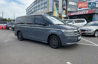 Минивэн Volkswagen Multivan 2023 в 
