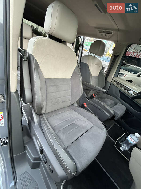 Минивэн Volkswagen Multivan 2023 в Киеве