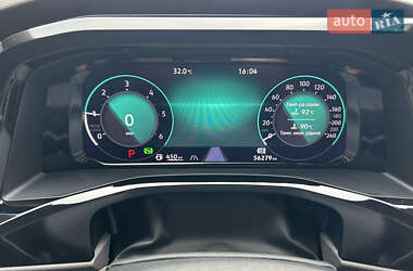 Минивэн Volkswagen Multivan 2023 в 