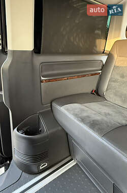 Минивэн Volkswagen Multivan 2015 в 