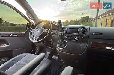 Минивэн Volkswagen Multivan 2015 в 