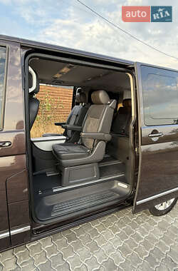 Минивэн Volkswagen Multivan 2015 в 